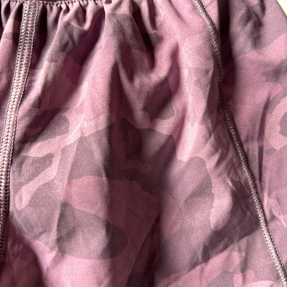 LULULEMON HOTTY HOT SHORT 4" *LINED INCOGNITO CAMO PINK TAUPE SIZE 4 TALL NWT - Picture 9 of 15